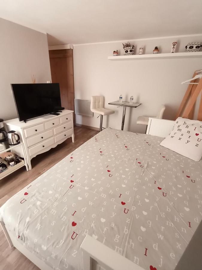 Au Coeur Du Luberon Hotell Cavaillon Exteriör bild