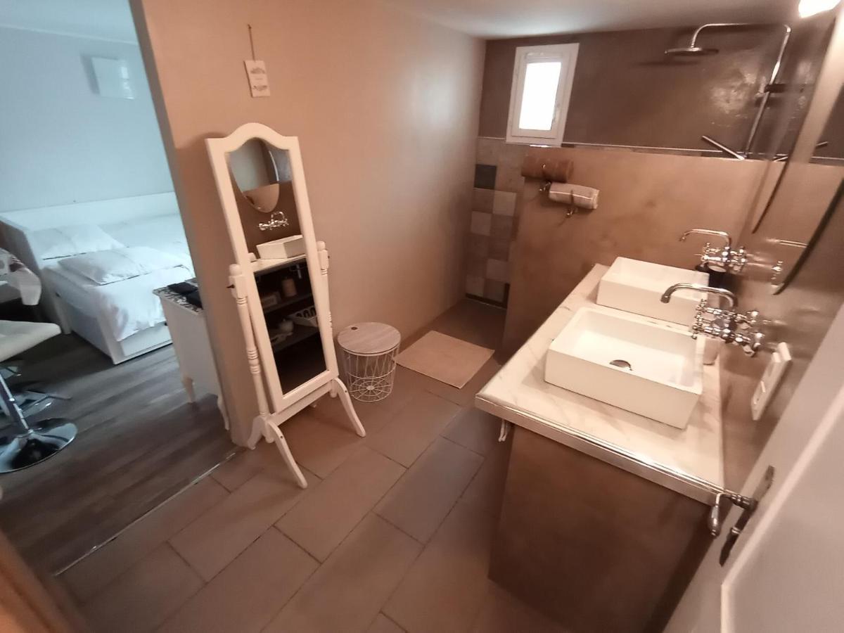 Au Coeur Du Luberon Hotell Cavaillon Exteriör bild